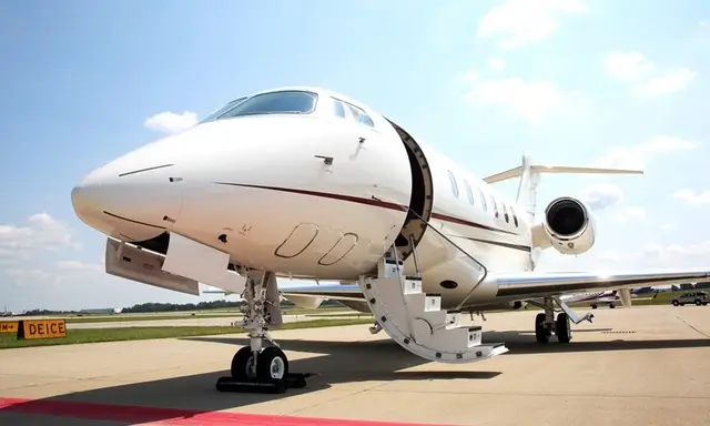 Bombardier Challenger 300 N91910 operated by Jet Linx Aviation, LLC photo 3
