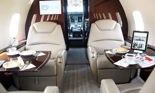 Bombardier Challenger 300 N91910 operated by Jet Linx Aviation, LLC photo 4
