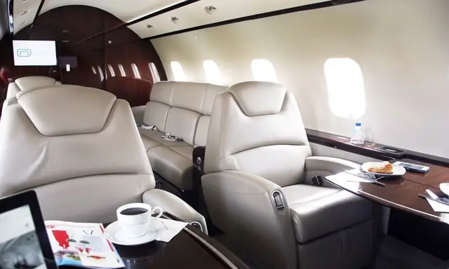 Bombardier Challenger 300 N91910 operated by Jet Linx Aviation, LLC photo 5