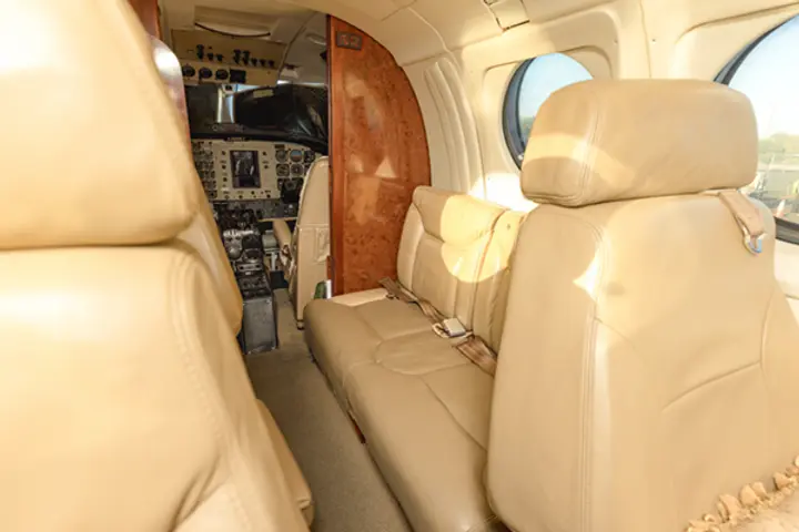 Beechcraft King Air 200 N923AS operated by CSM Aviation photo 2
