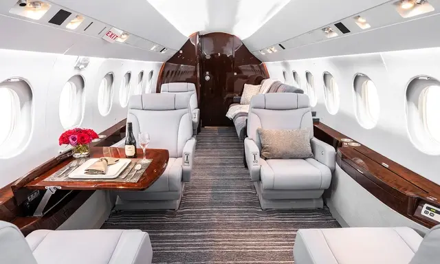Dassault Falcon 2000EX EASy N923EA operated by Jet Aviation photo 2