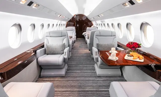 Dassault Falcon 2000EX EASy N923EA operated by Jet Aviation photo 3