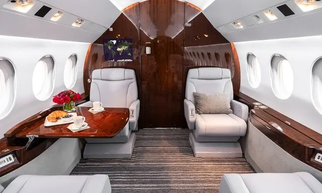 Dassault Falcon 2000EX EASy N923EA operated by Jet Aviation photo 4