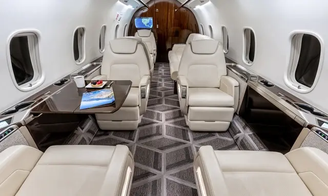Bombardier Challenger 350 N923JL operated by Pinnacle Aviation photo 2