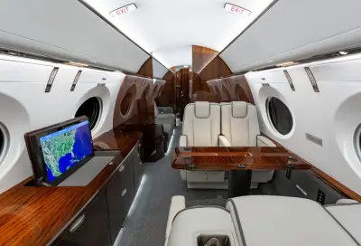 Gulfstream GVII-G600 N923N operated by Nicholas Air photo 3