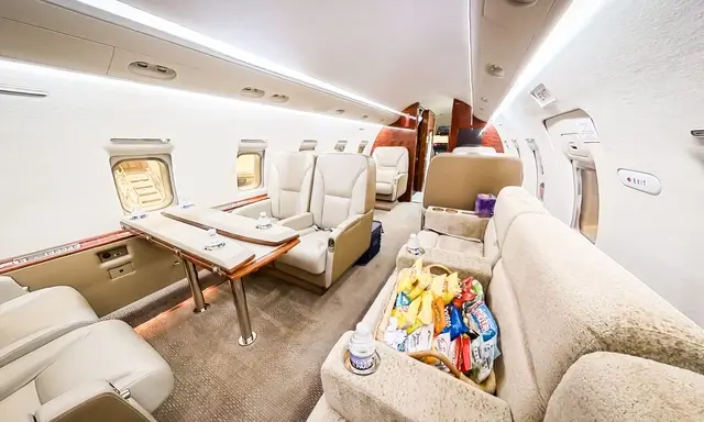 Bombardier Challenger 604 N925AF operated by SAI Flight Service, Inc., KGSP photo 2