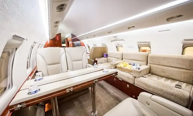 Bombardier Challenger 604 N925AF operated by SAI Flight Service, Inc., KGSP photo 3