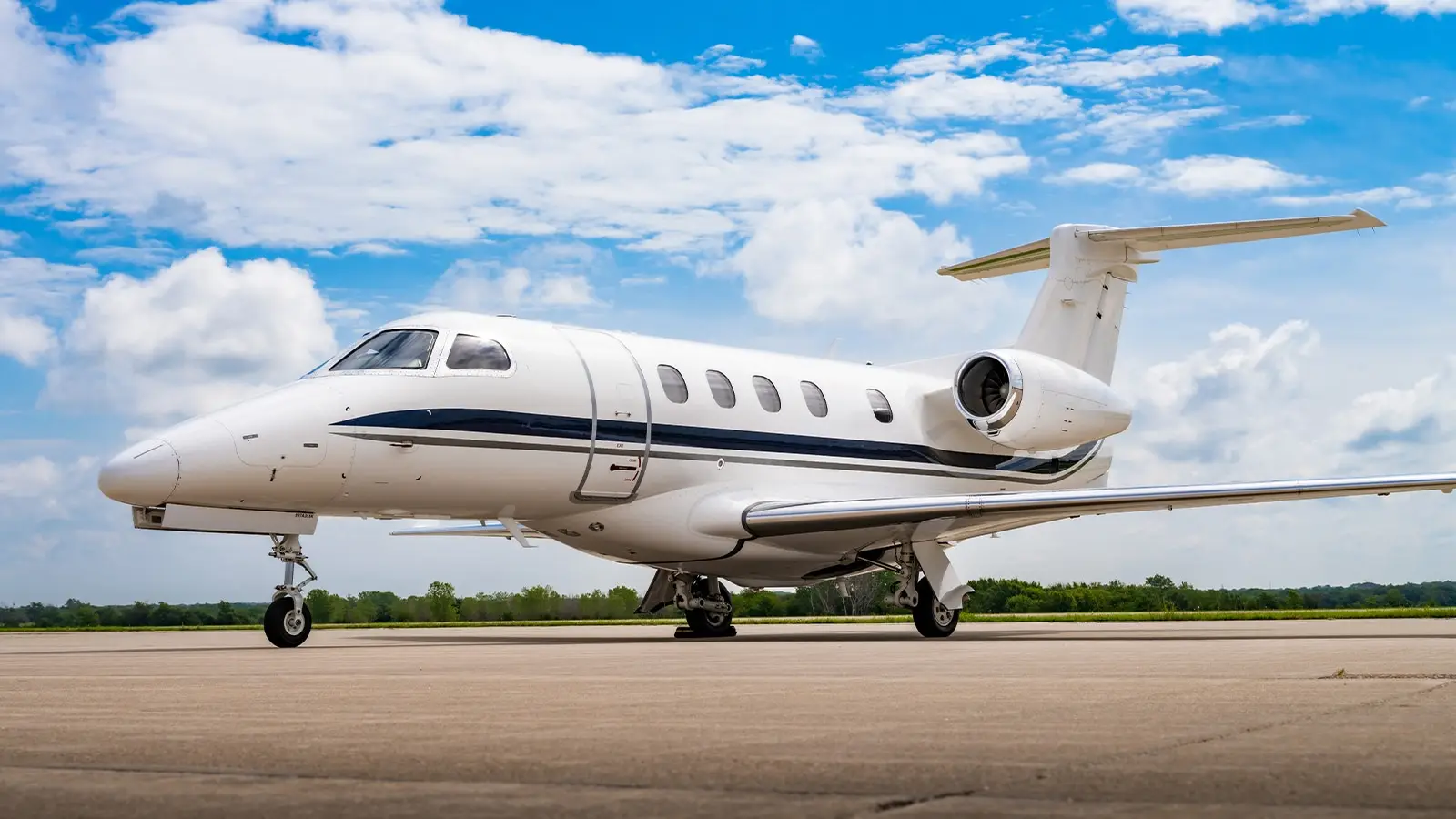 Embraer Phenom 300 N926JS