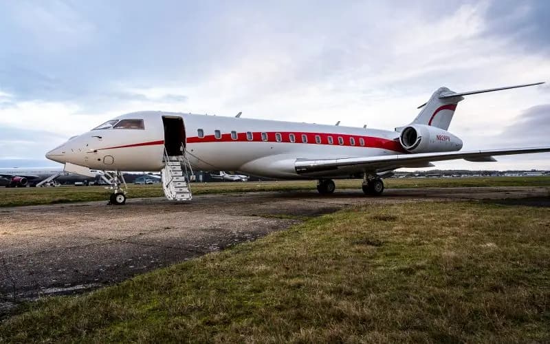Bombardier Global Express N926PN operated by Planet 9 Private Air ("P9PA"), exterior
