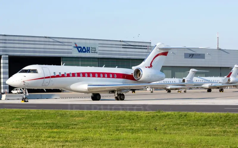 Bombardier Global Express N926PN operated by Planet 9 Private Air ("P9PA") photo 4