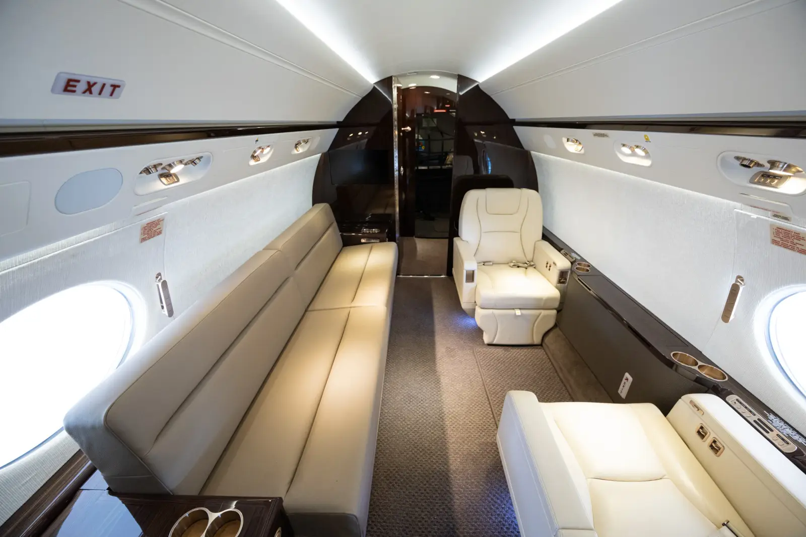 Gulfstream G450 N92709 operated by Thrive Aviation photo 3