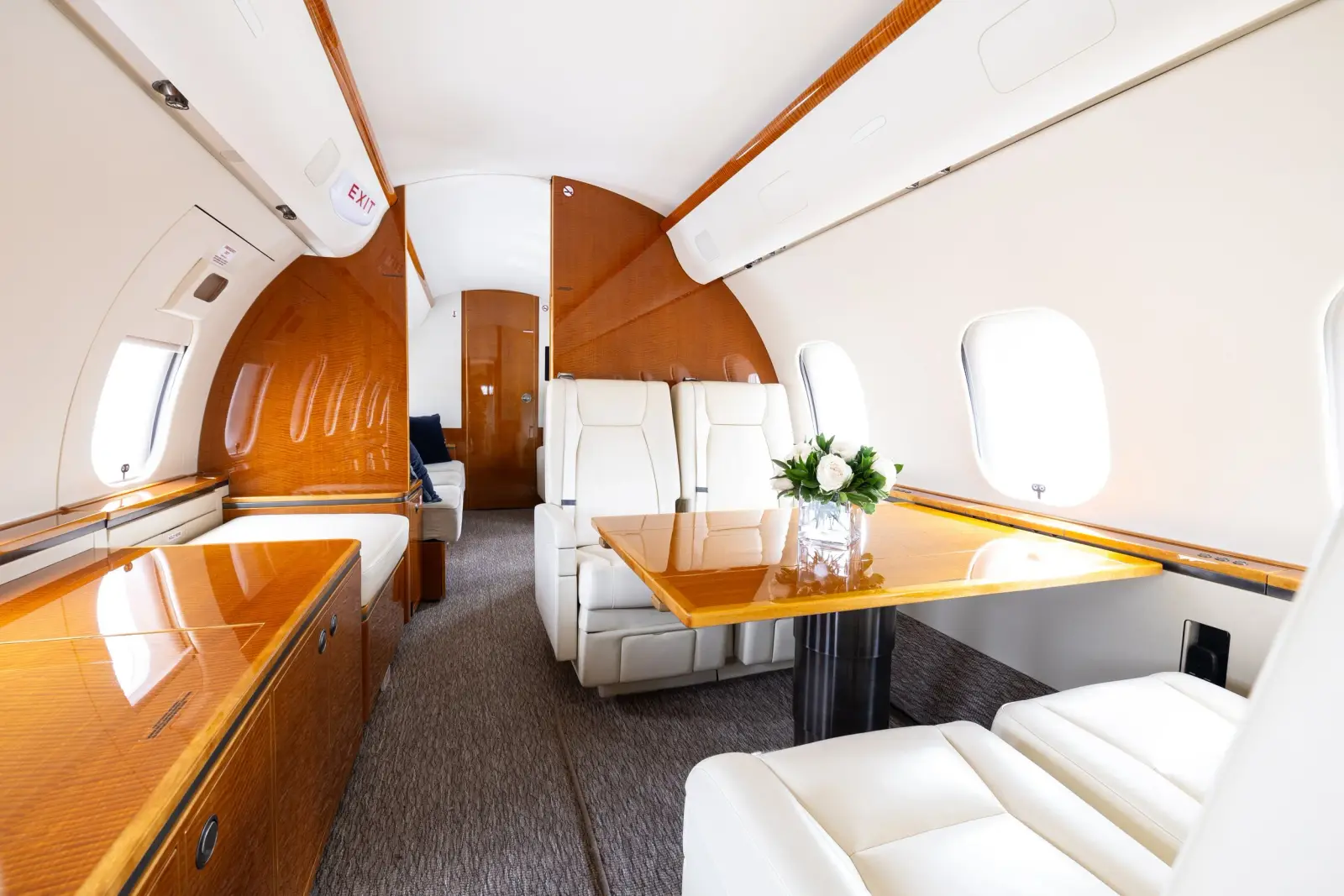 Bombardier Global 5000 N933ML operated by Mira Vista Aviation, Inc. photo 3