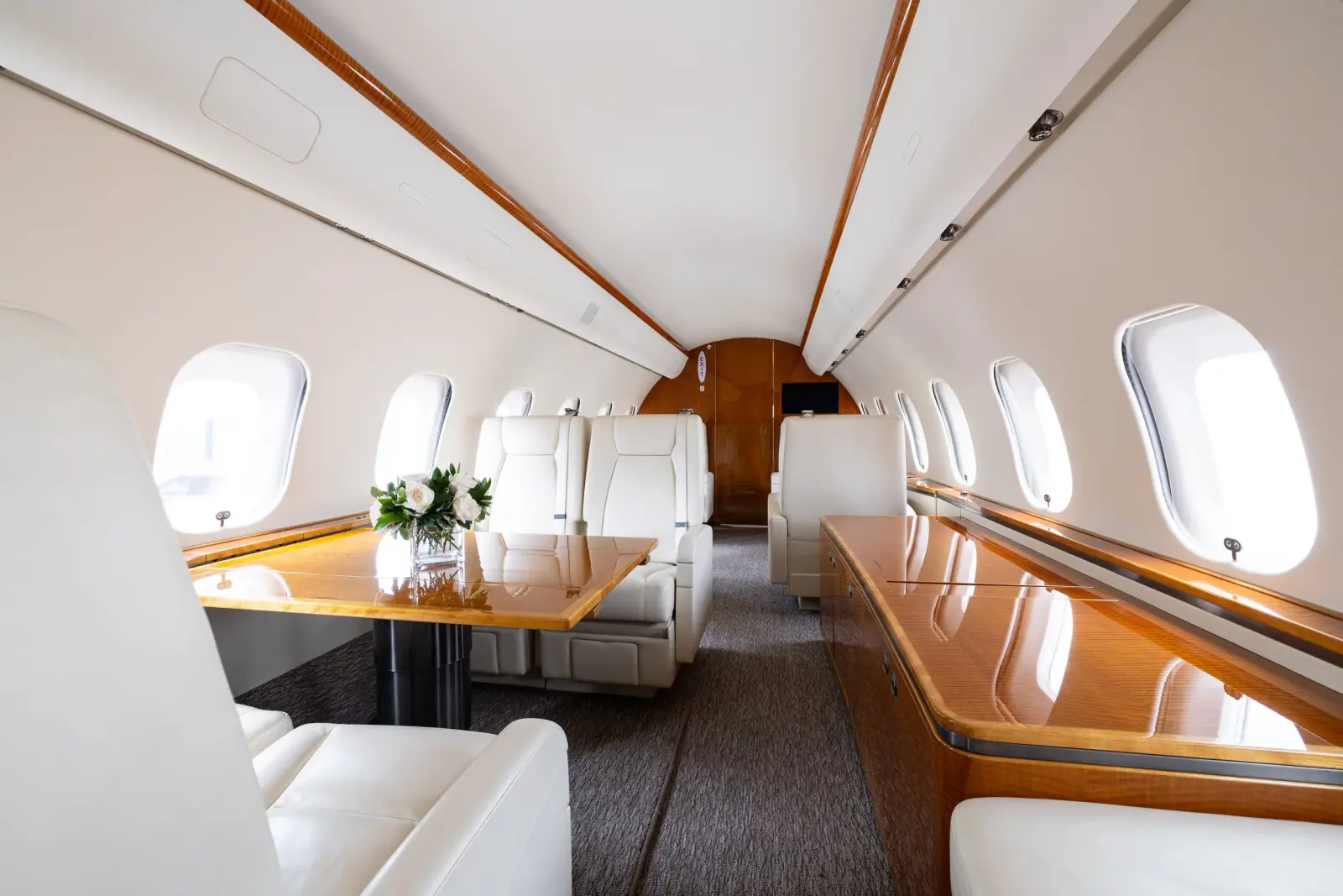 Bombardier Global 5000 N933ML operated by Mira Vista Aviation, Inc. photo 4