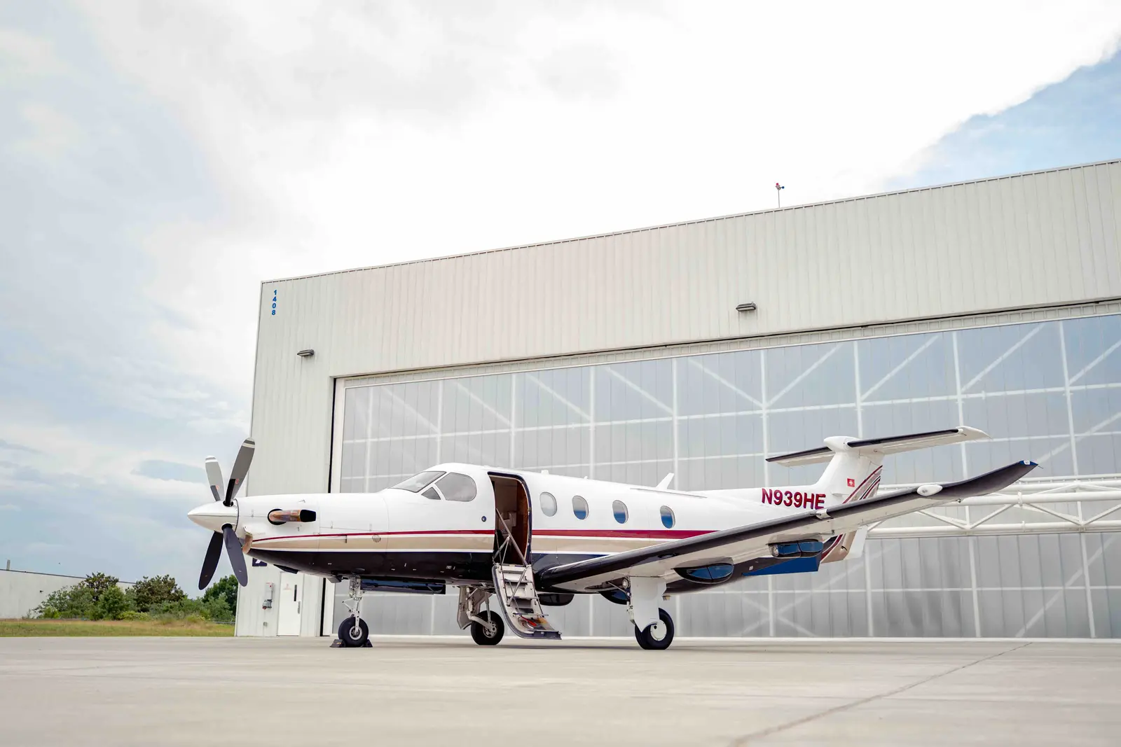 Pilatus PC-12/47 NG N939HE operated by Charter Jet Transport, Inc. photo 6