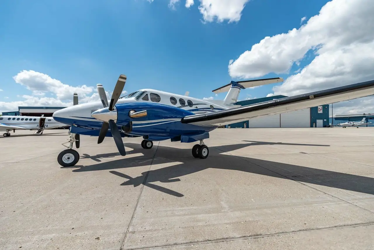 Beechcraft King Air F90 N93AM operated by Executive Air Taxi Corporation photo 2