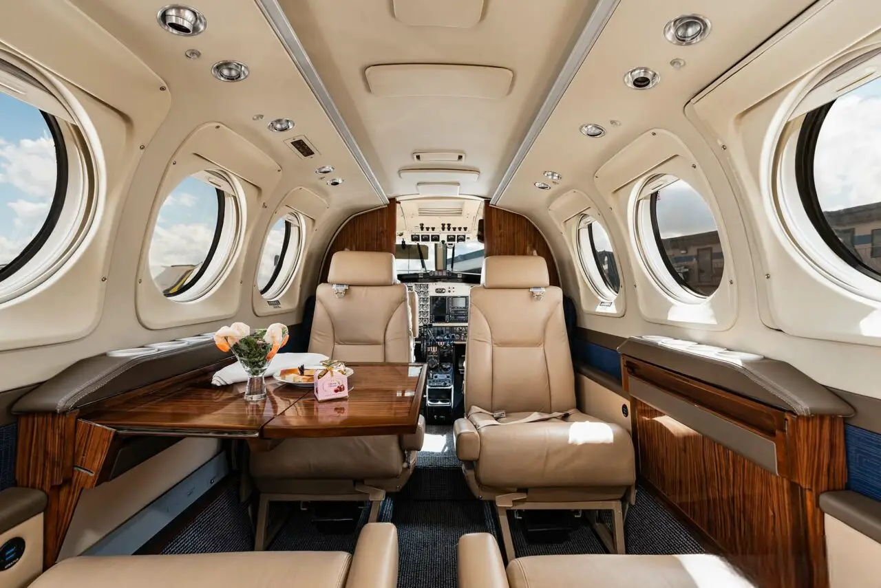 Beechcraft King Air F90 N93AM operated by Executive Air Taxi Corporation photo 6