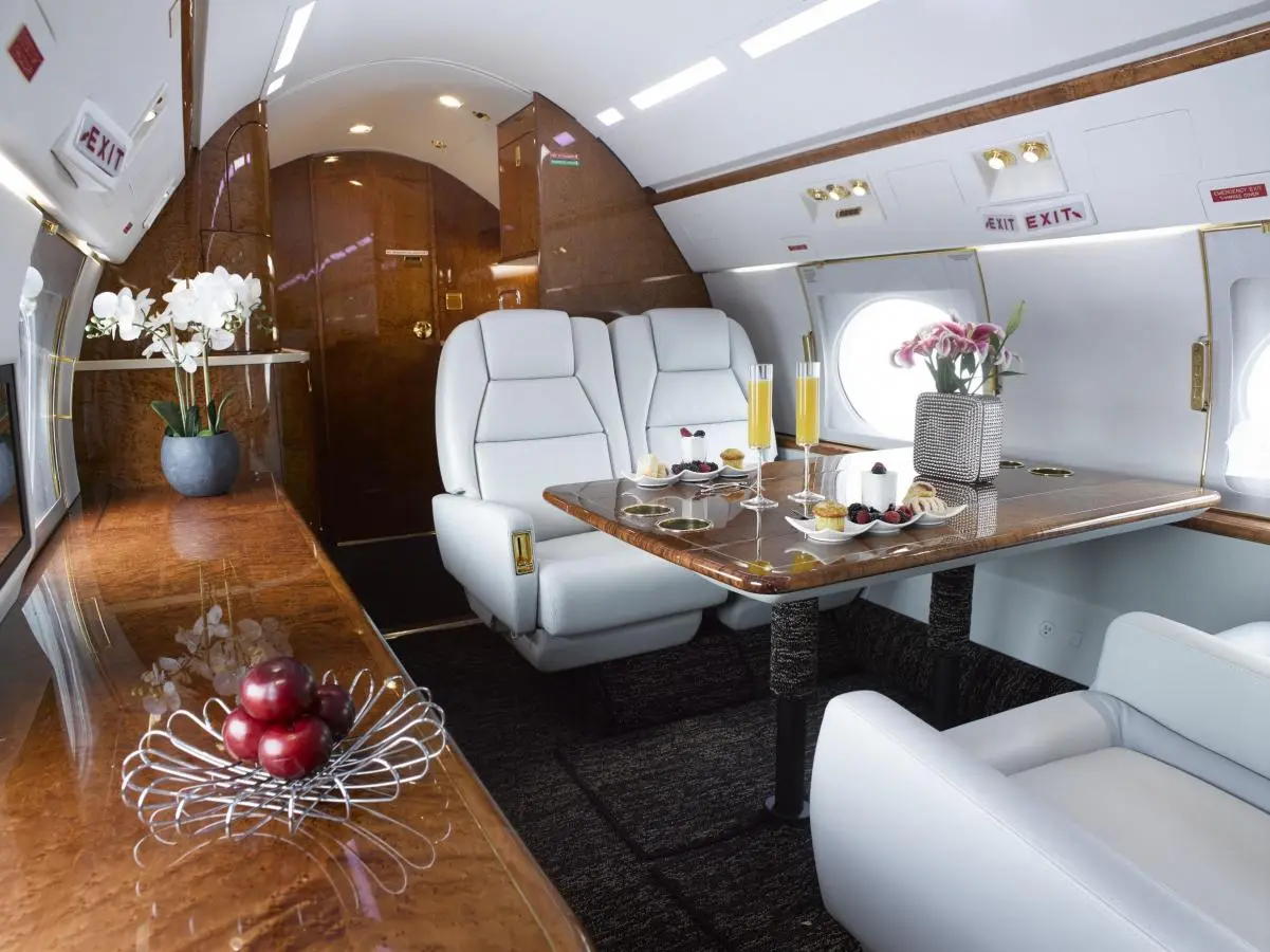 Gulfstream IV N93QQ operated by Hera Flight photo 3