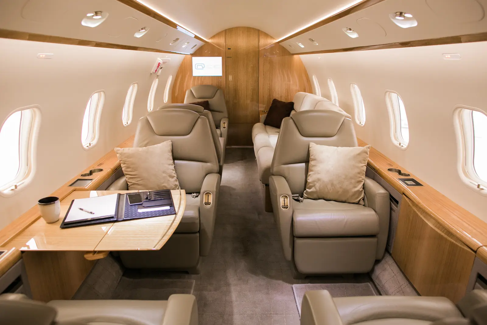 Bombardier Challenger 300 N945AC operated by Flightworks photo 2