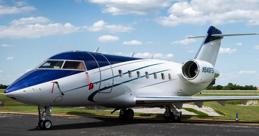 Bombardier Challenger 604 N945FS operated by Jet Linx Aviation, LLC, KAUS, exterior