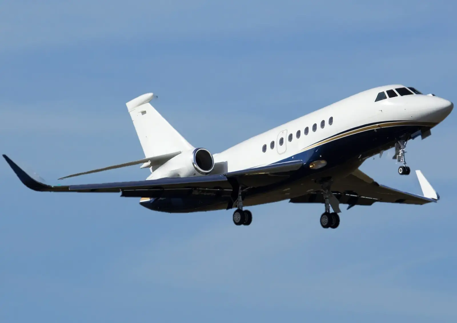 Dassault Falcon 2000EX N946MM operated by ProAv Charters, KOCF, exterior