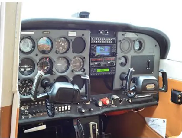 Cessna 172 N9480E operated by Axcess Air LLC photo 2