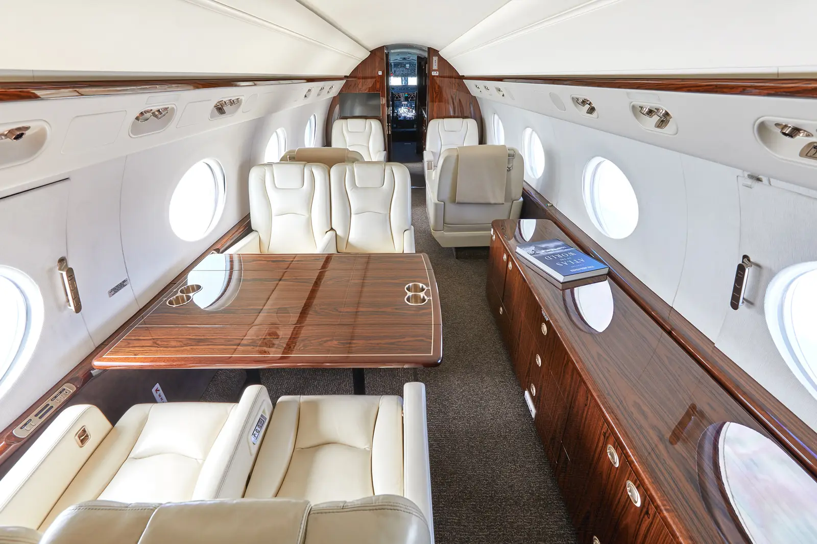 Gulfstream G550 N949FF operated by Silver Air photo 5