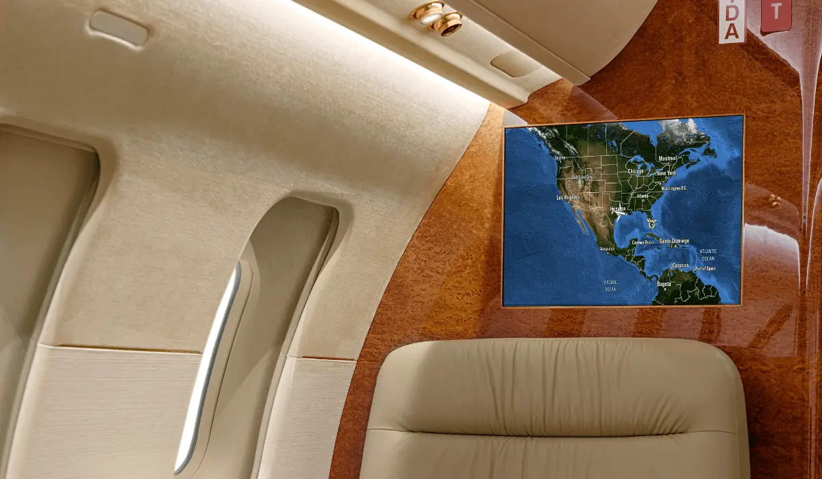 Bombardier Challenger 605 N949MC operated by Chantilly Air, Inc. photo 6