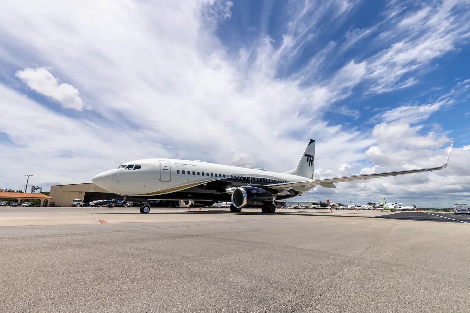 Boeing BBJ / Boeing 737-700 N950TR operated by Polaris Aviation Solutions, LLC photo 4