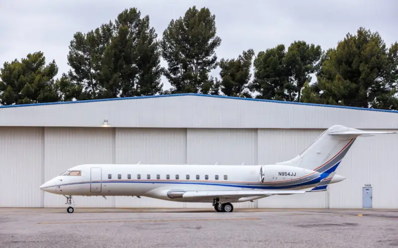 Bombardier Global Express N954JJ operated by Planet 9 Private Air ("P9PA"), exterior