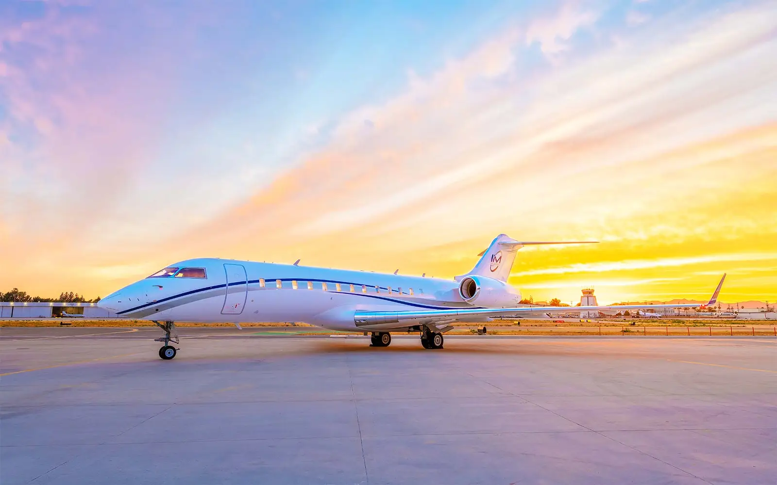 Bombardier Global Express N954SP operated by Clay Lacy Aviation, Inc., exterior