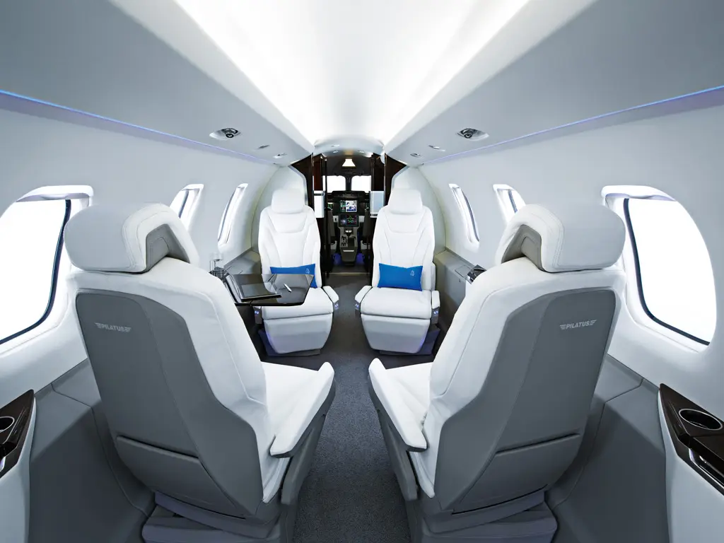 Pilatus PC-24 N955PS operated by Steelman Aviation Inc (AirSmart) photo 3