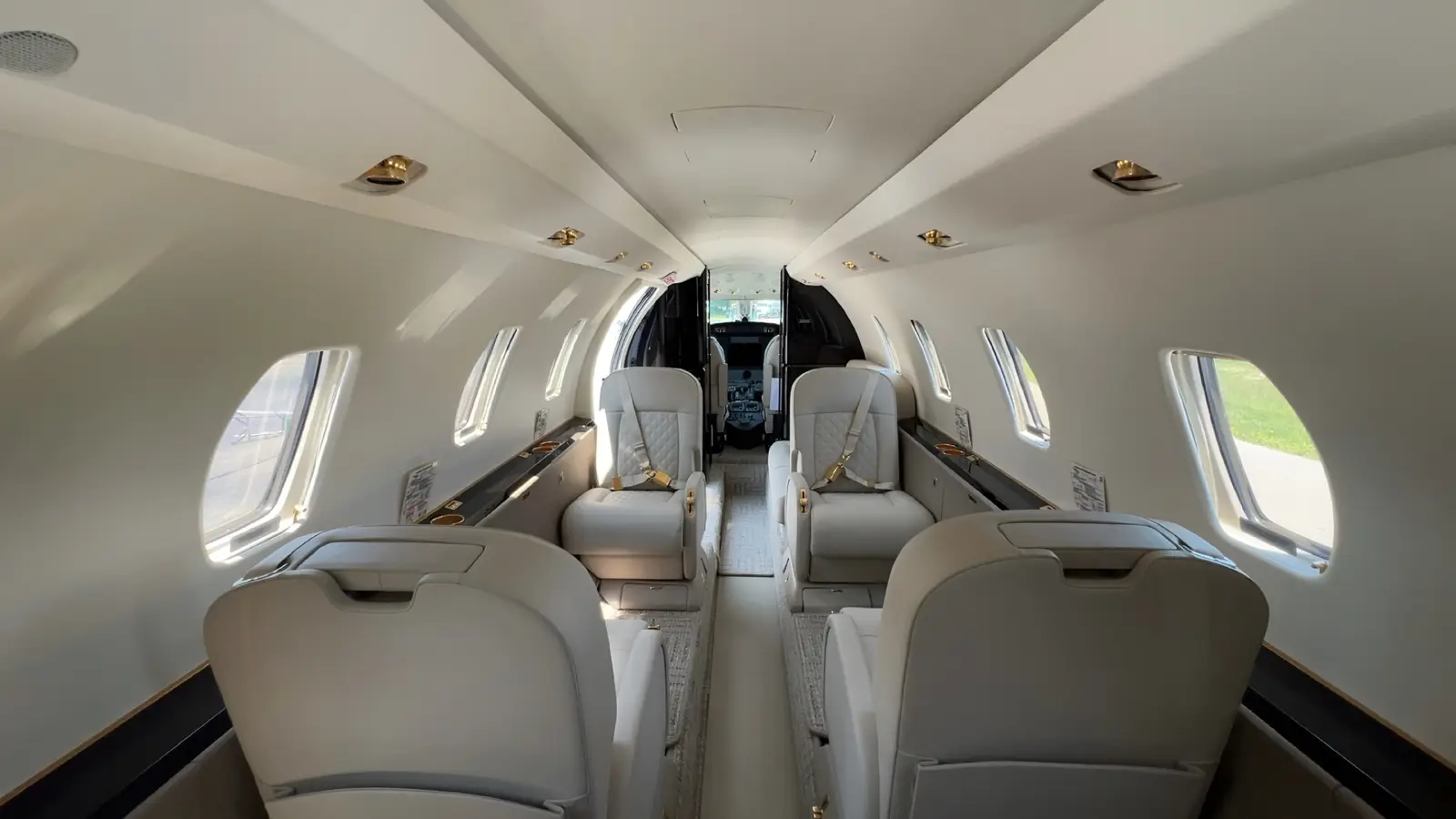 Cessna Citation Excel N957NL operated by DCT Air, LLC photo 4