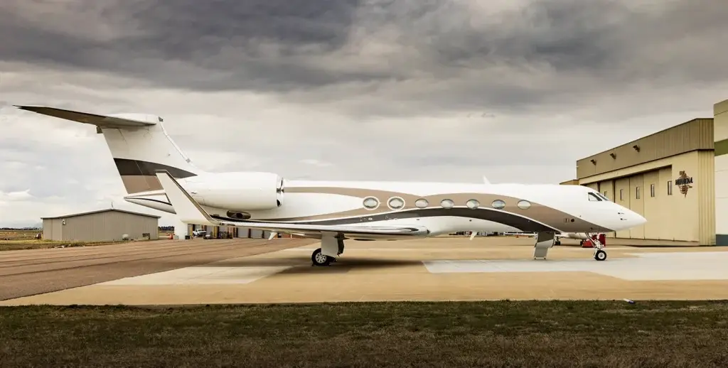 Gulfstream G550 N95MJ operated by International Jet Aviation Services Inc. photo 2