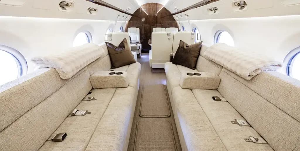 Gulfstream G550 N95MJ operated by International Jet Aviation Services Inc. photo 3