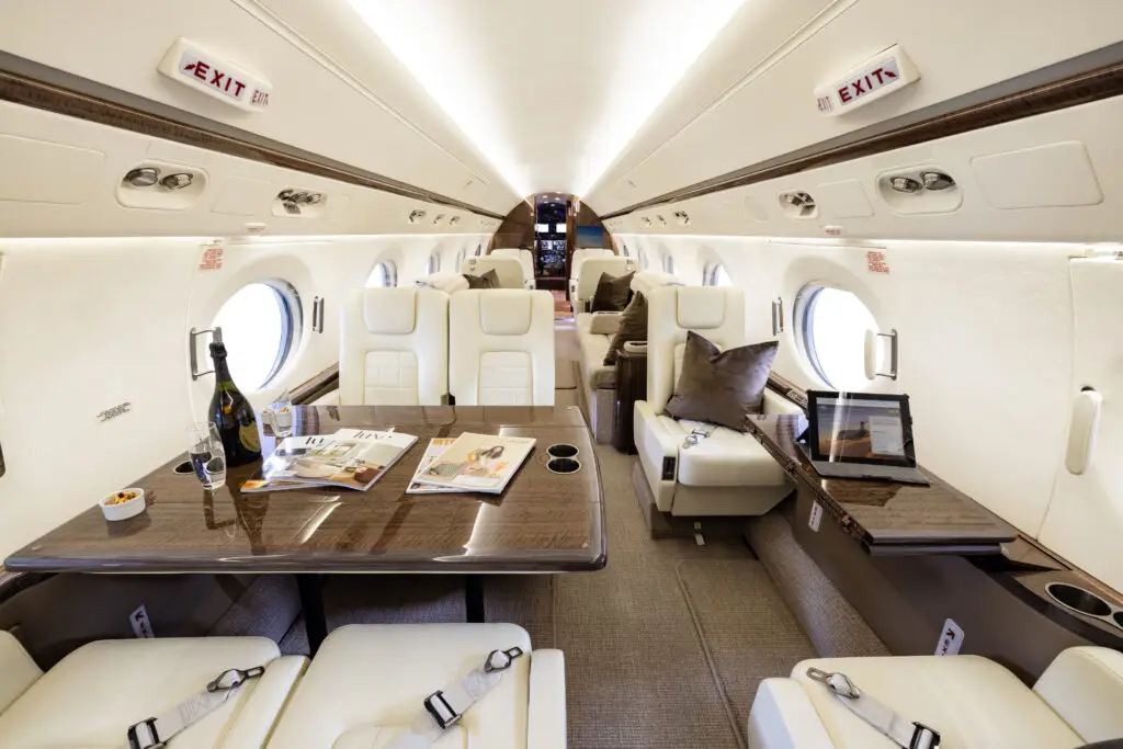 Gulfstream G550 N95MJ operated by International Jet Aviation Services Inc. photo 4