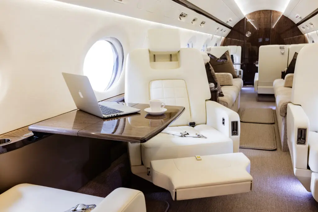 Gulfstream G550 N95MJ operated by International Jet Aviation Services Inc. photo 6