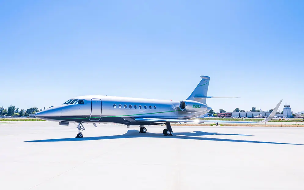 Dassault Falcon 2000LX N95SJ operated by Clay Lacy Aviation, Inc., exterior