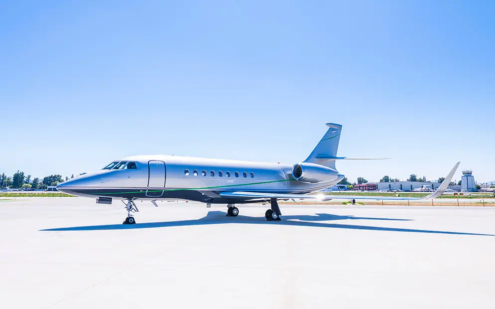 Dassault Falcon 2000LX N95SJ operated by Clay Lacy Aviation, Inc. photo 2