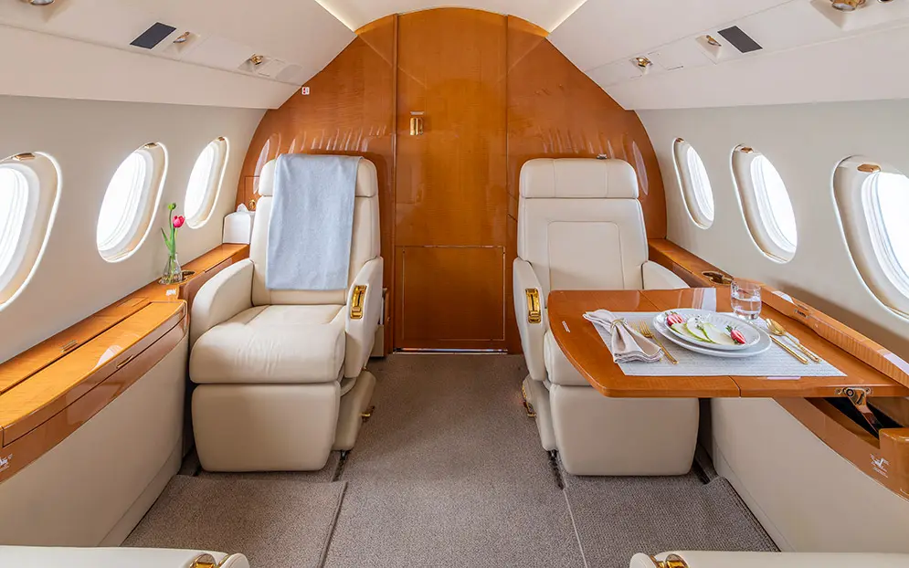 Dassault Falcon 2000LX N95SJ operated by Clay Lacy Aviation, Inc. photo 3