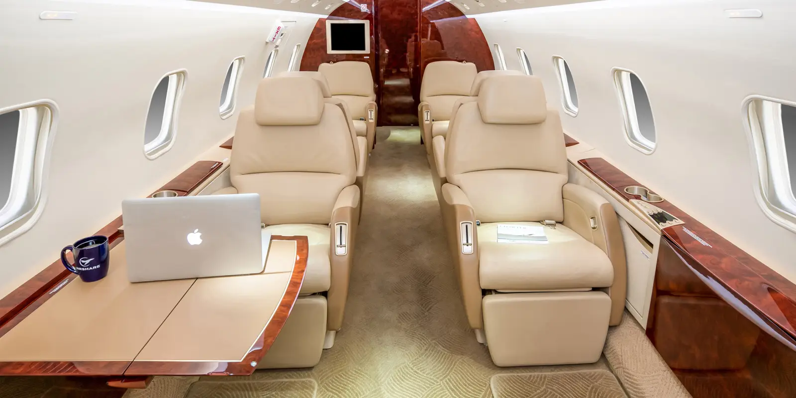 Bombardier Challenger 300 N960GR operated by Airshare photo 3