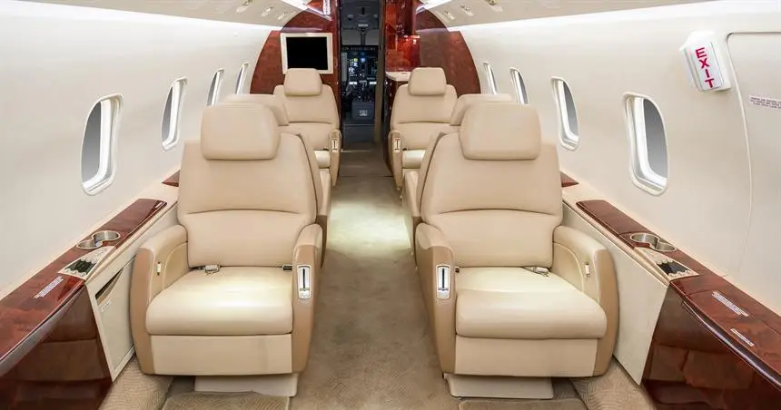 Bombardier Challenger 300 N960GR operated by Airshare photo 4