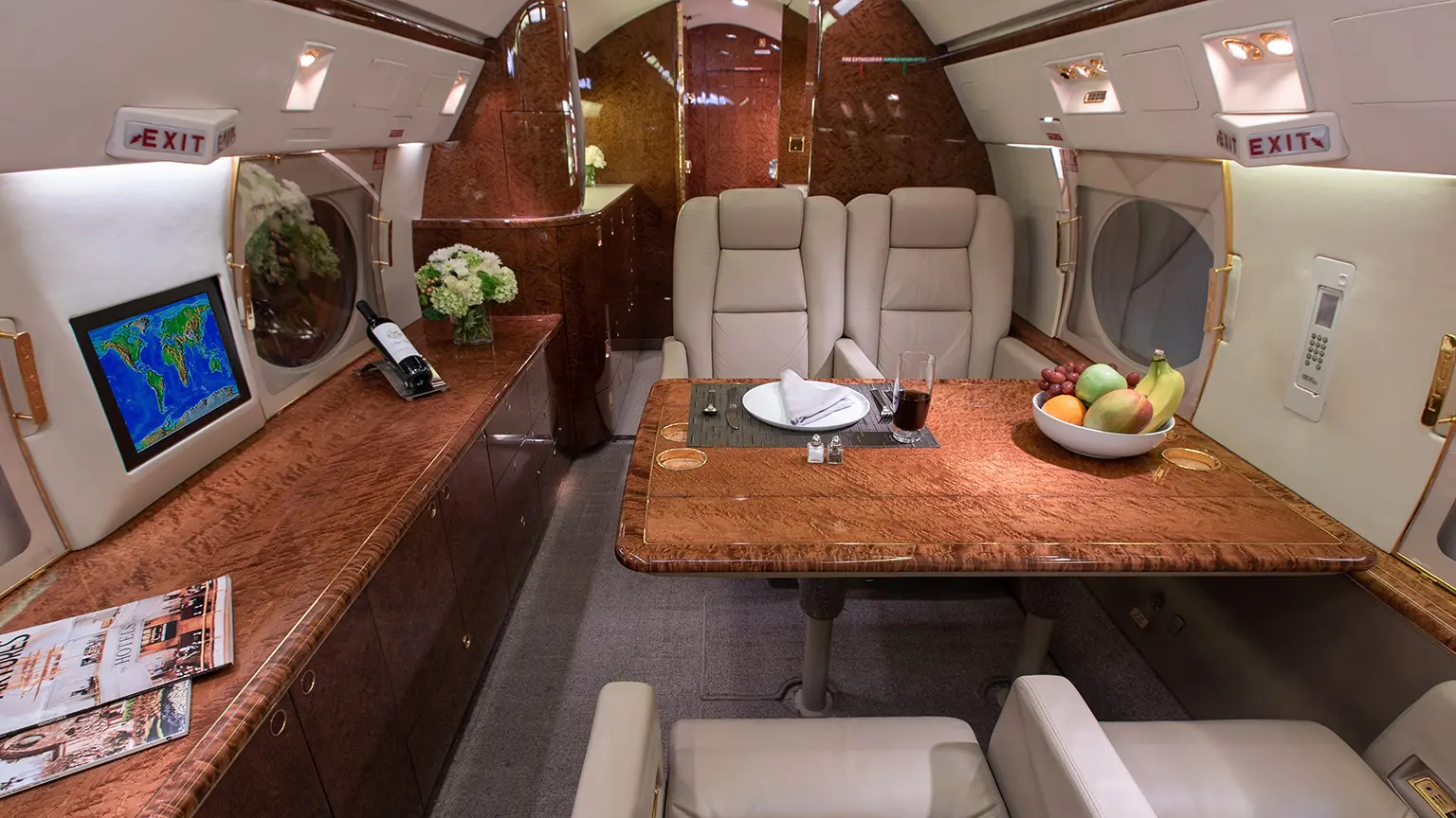 Gulfstream G400 N960JS operated by Mira Vista Aviation, Inc. photo 5