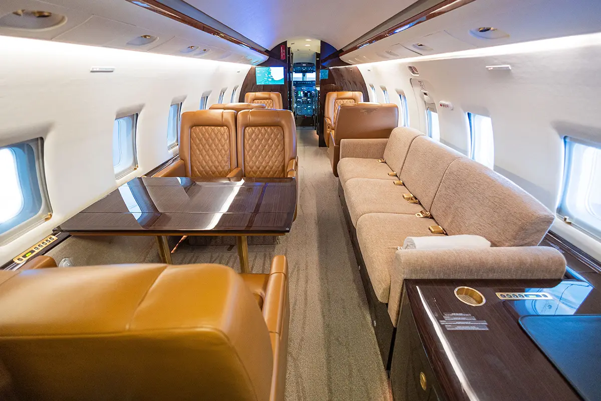 Bombardier Challenger 604 N969PW operated by Priester Aviation, KPWK photo 2