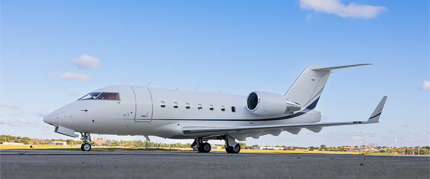 Bombardier Challenger 604 N969PW operated by Priester Aviation, KPWK photo 4