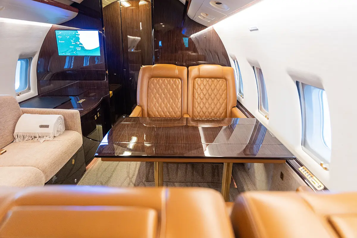 Bombardier Challenger 604 N969PW operated by Priester Aviation, KPWK photo 5