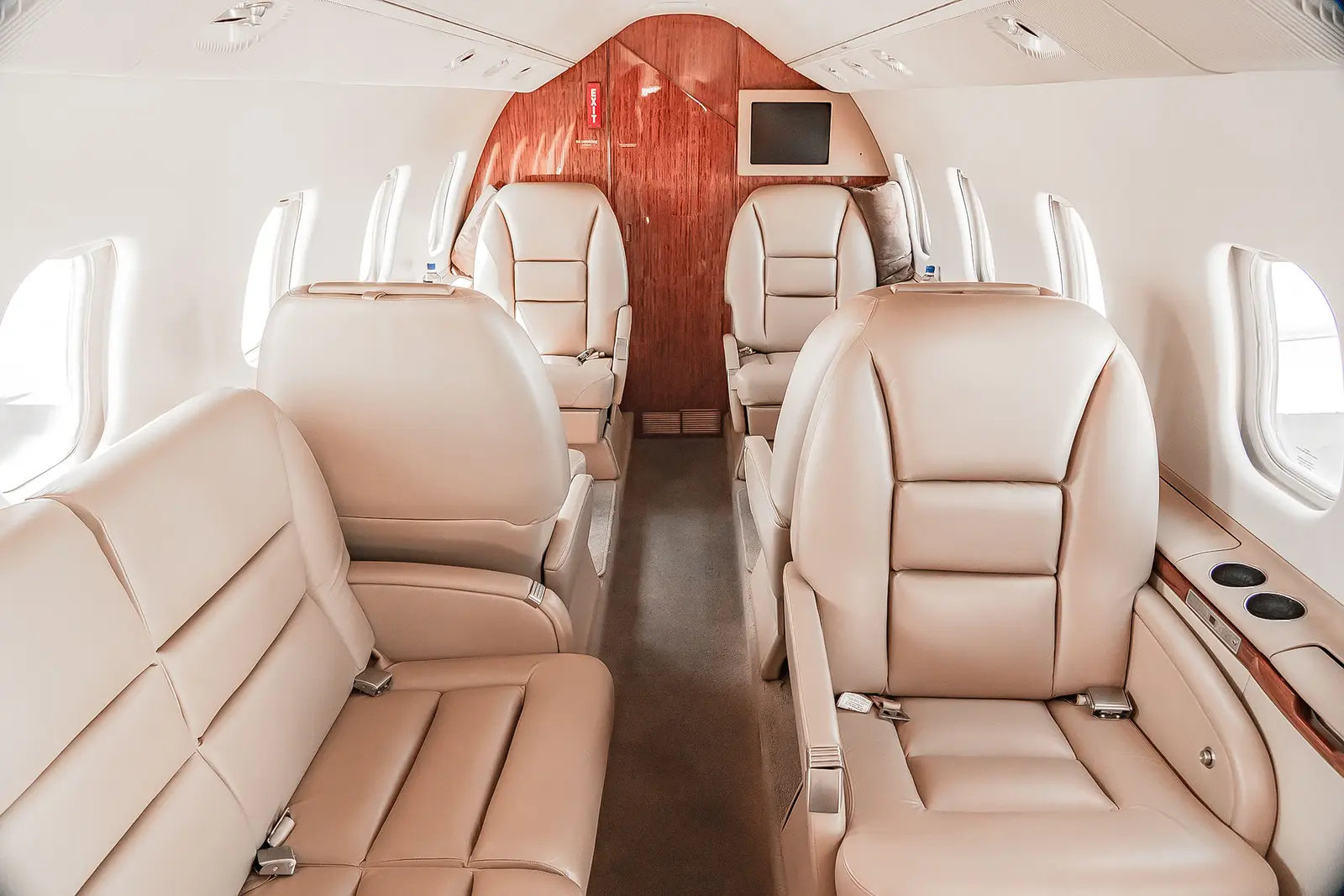 Bombardier Learjet 60 N975LV operated by Cirrus Aviation Services photo 6