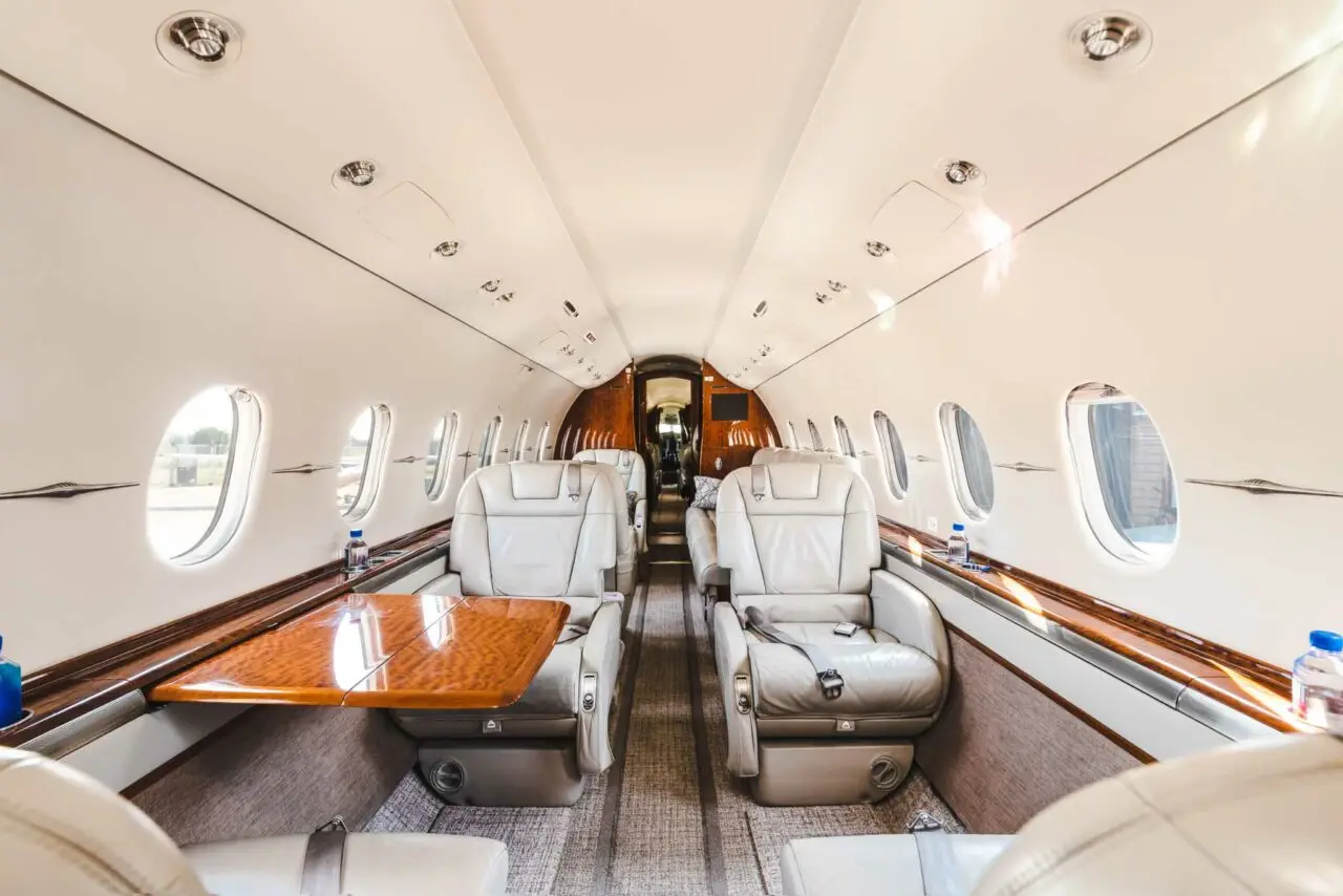 Beechcraft Hawker 4000 N986JC operated by Executive Air Taxi Corporation photo 3