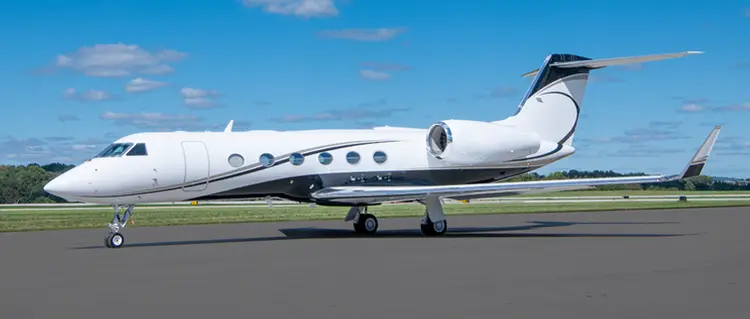 Gulfstream G450 N986SP operated by L.J. Aviation, exterior