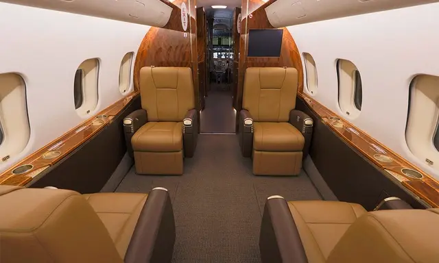 Bombardier Global 5000 N989JR operated by Solairus Aviation photo 3