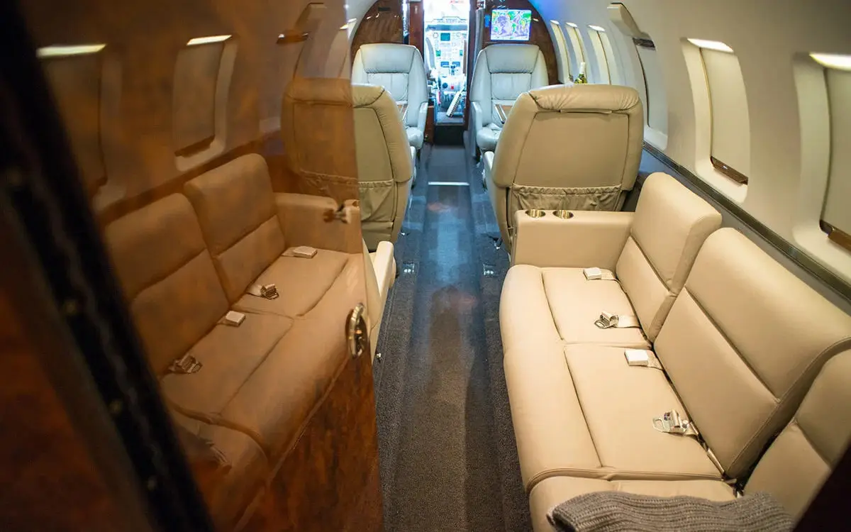 Beechcraft Hawker 800XP N989ST operated by Trinity Private Jet Charter photo 3